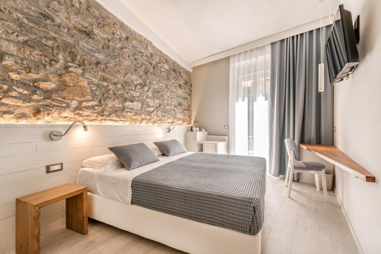 Amanarola Hotel Bagian luar foto